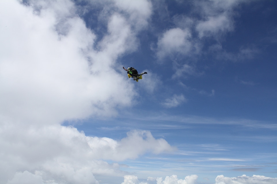 Skydiver falls through the air