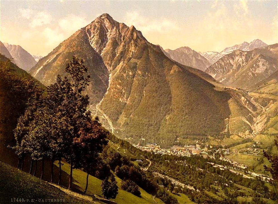 Cauterets.Panorama de la Reine-Hortense vers 1890