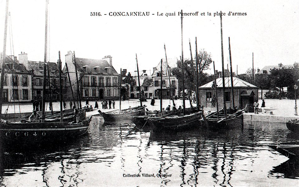 CONCARNEAU le quai vers 1900