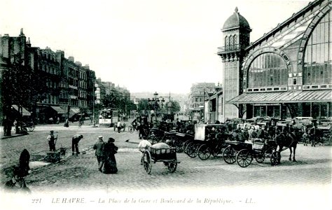 Le Havre.Place de la Gare et boulevard de la République