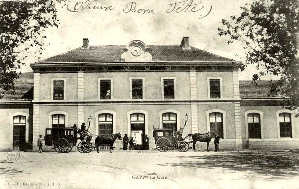 Gap.La gare, calèches