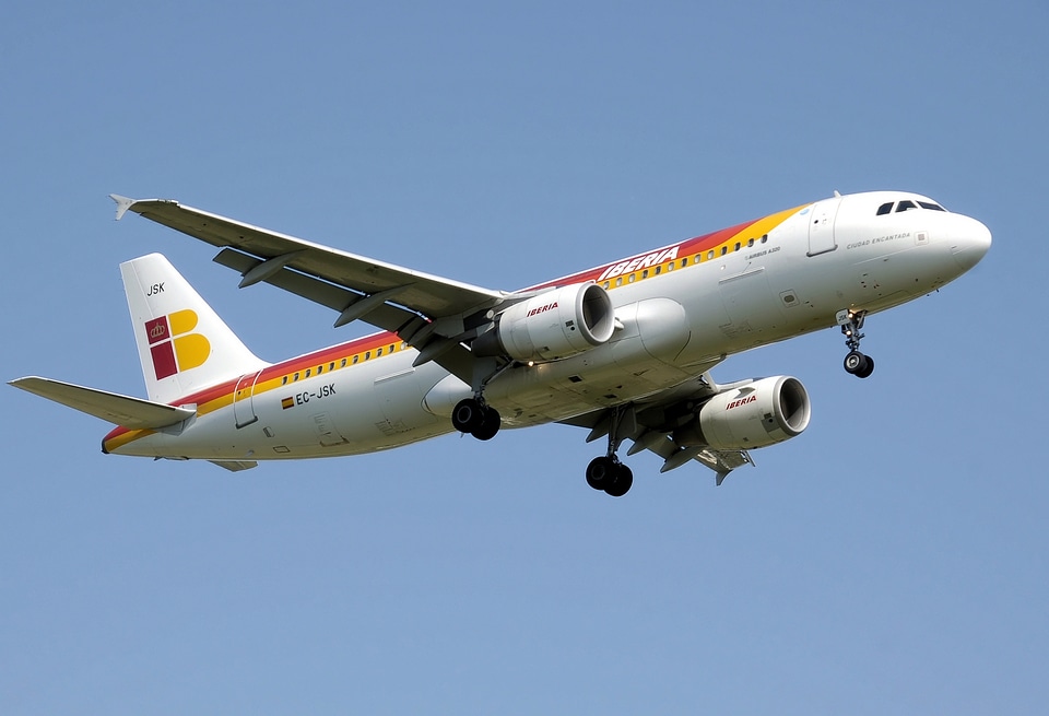 Iberia A320-200 lands at London Heathrow Airport
