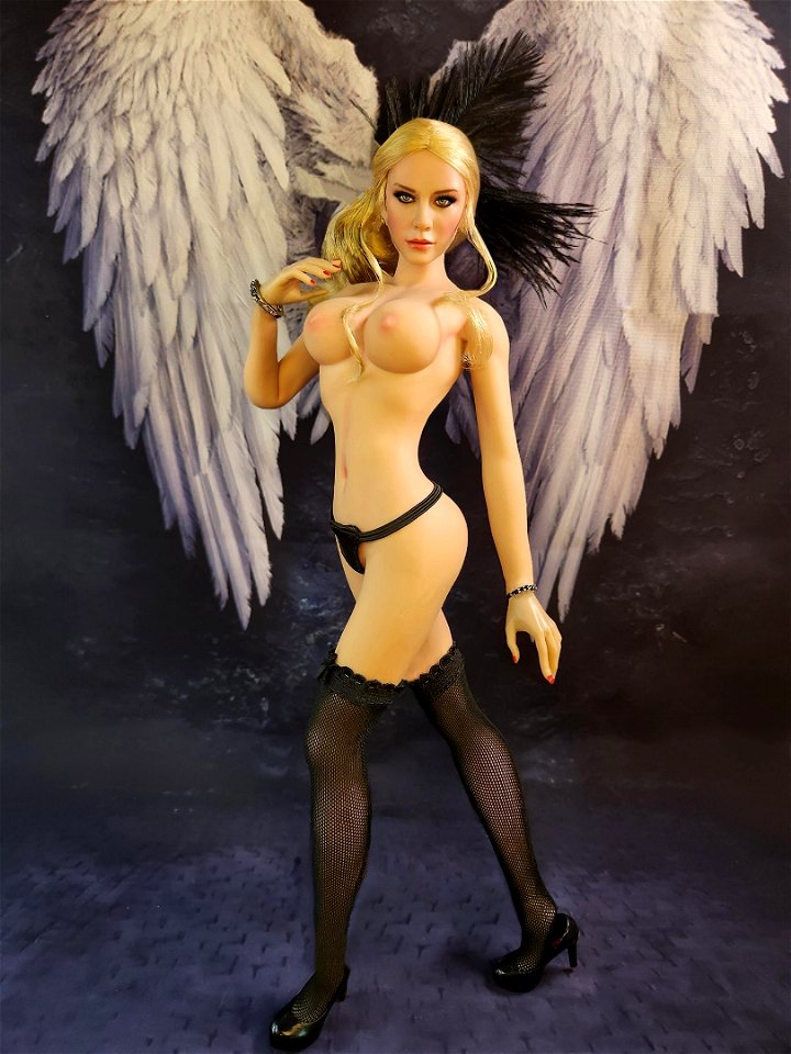 Fan Dancer Scarlett Ambrosia