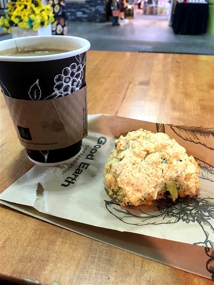Coffee and scone at Good Earth Coffeehouse