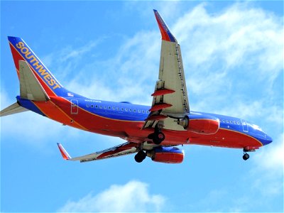 Southwest Airlines 737-700 arriving at LAX