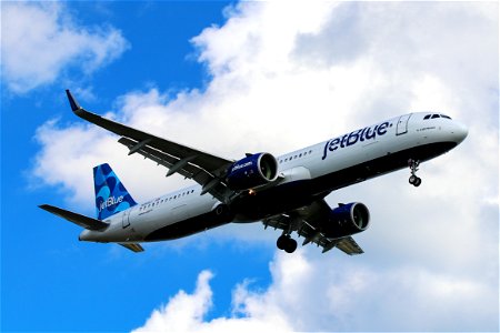 JetBlue A321-200neo arriving at BOS