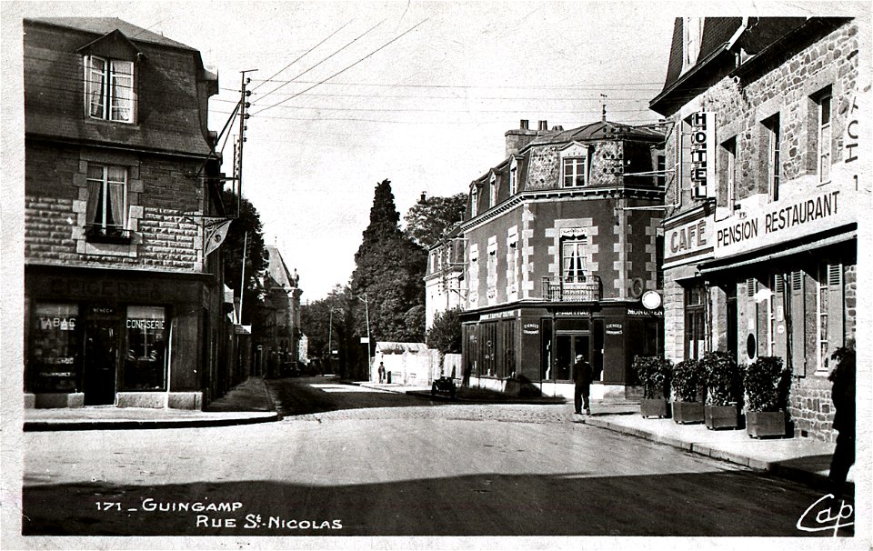 Guingamp, rue St Nicolas vers 1950