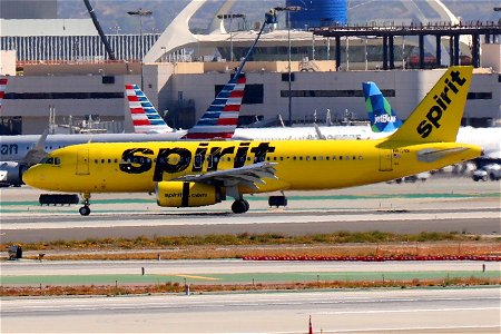 Spirit Airlines A320-200 arriving at LAX