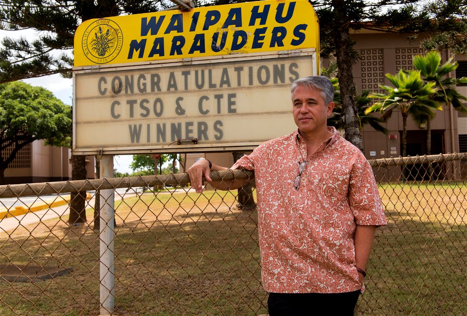 FBI Honolulu Adopt-a-School: Special Agent Arnold Laanui photo