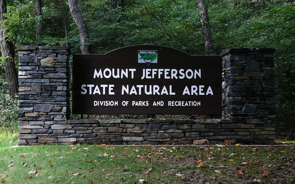 sign at the entrance to Mount Jefferson State Natural Area