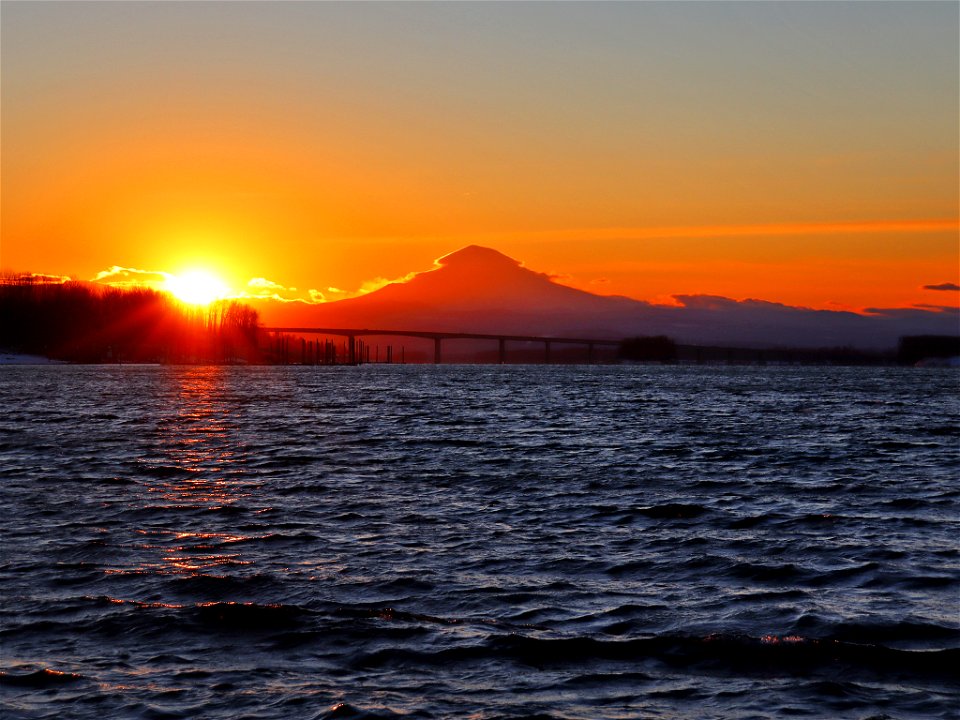 Sunrise at Columbia River in WA
