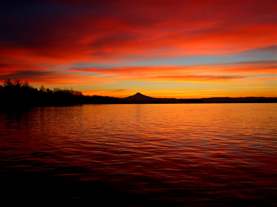 Sunrise at Columbia River in WA