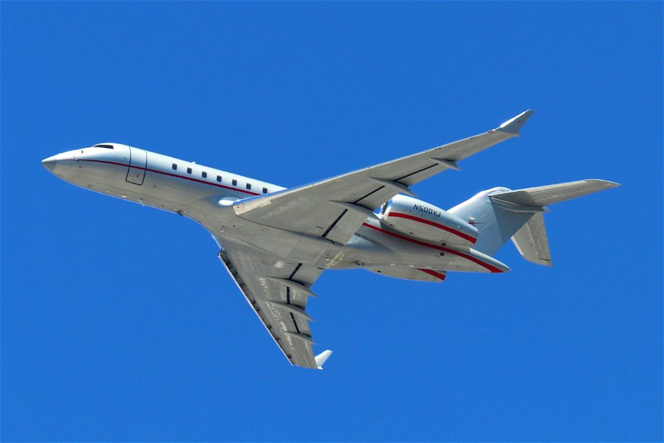 VistaJet Global 5000 departing LAX