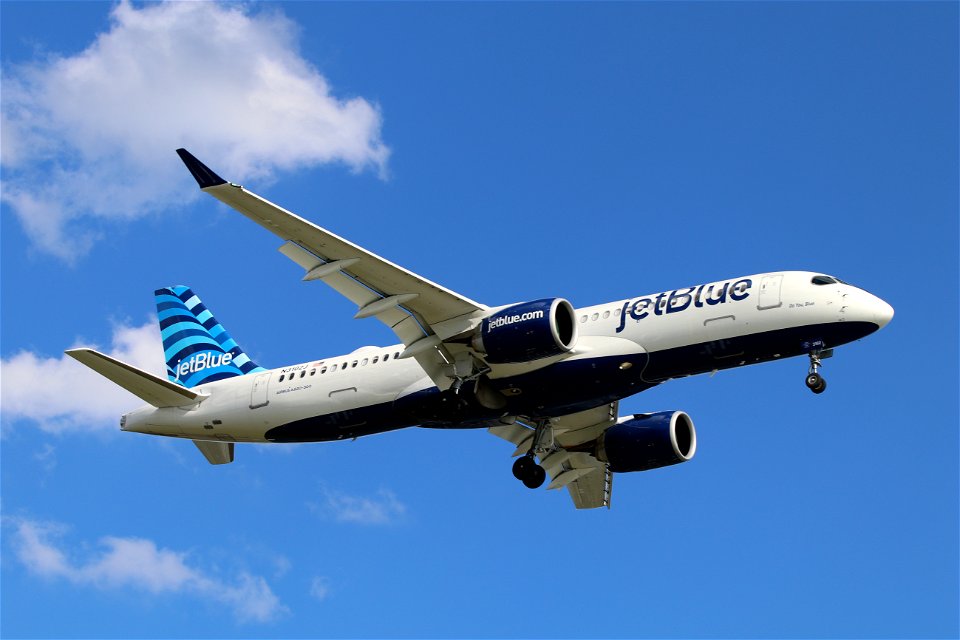 JetBlue A220-300 arriving at BOS