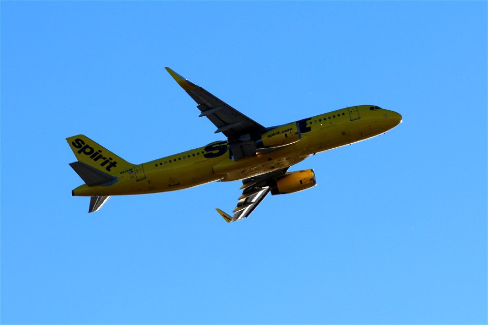 Spirit Airlines A320-200 departing BOS