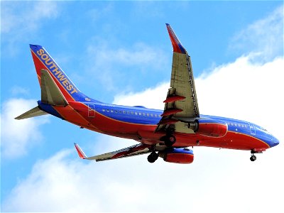 Southwest Airlines 737-700 arriving at LAX