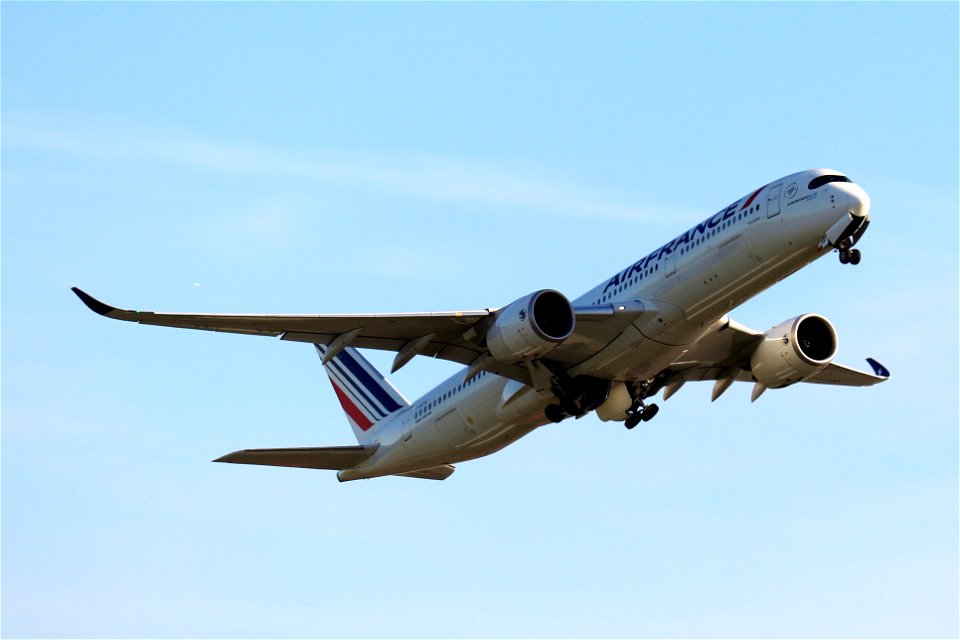 Air France A350-900 departing BOS
