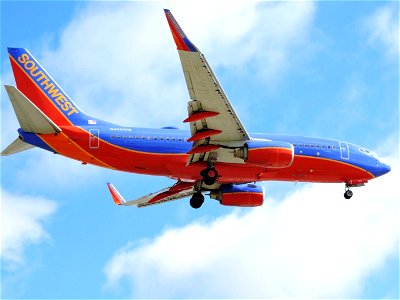 Southwest Airlines 737-700 arriving at LAX