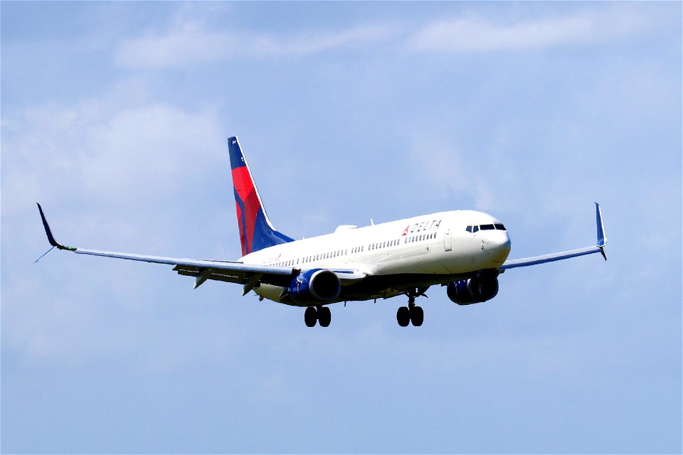 Delta Air Lines 737-900 arriving at SJU