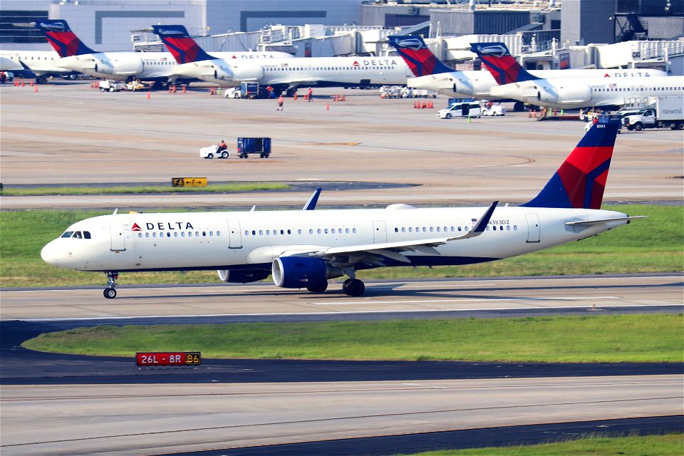 Delta Air Lines A321-200 departing ATL