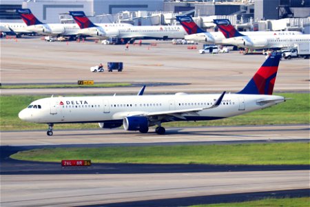 Delta Air Lines A321-200 departing ATL