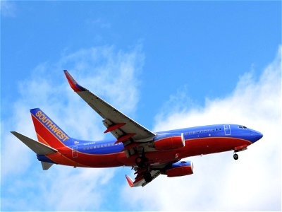 Southwest Airlines 737-700 arriving at LAX