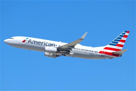 American Airlines 737-800 departing LAX