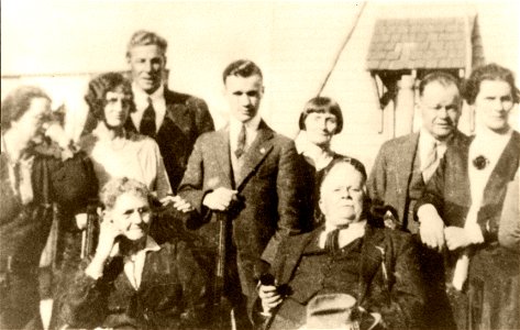Group photo of four ladies and four gentlemen, [n.d.] photo