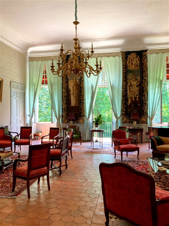Parlor: Chateau de Trenquelleon, Feugarolles