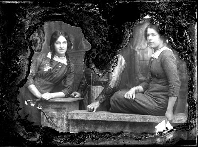 Three ladies, [n.d.]