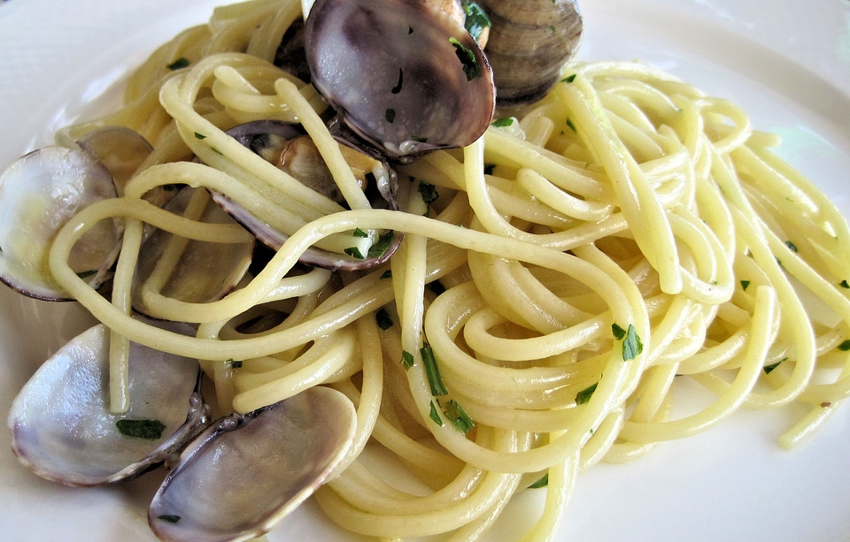 Clams garlic parsley