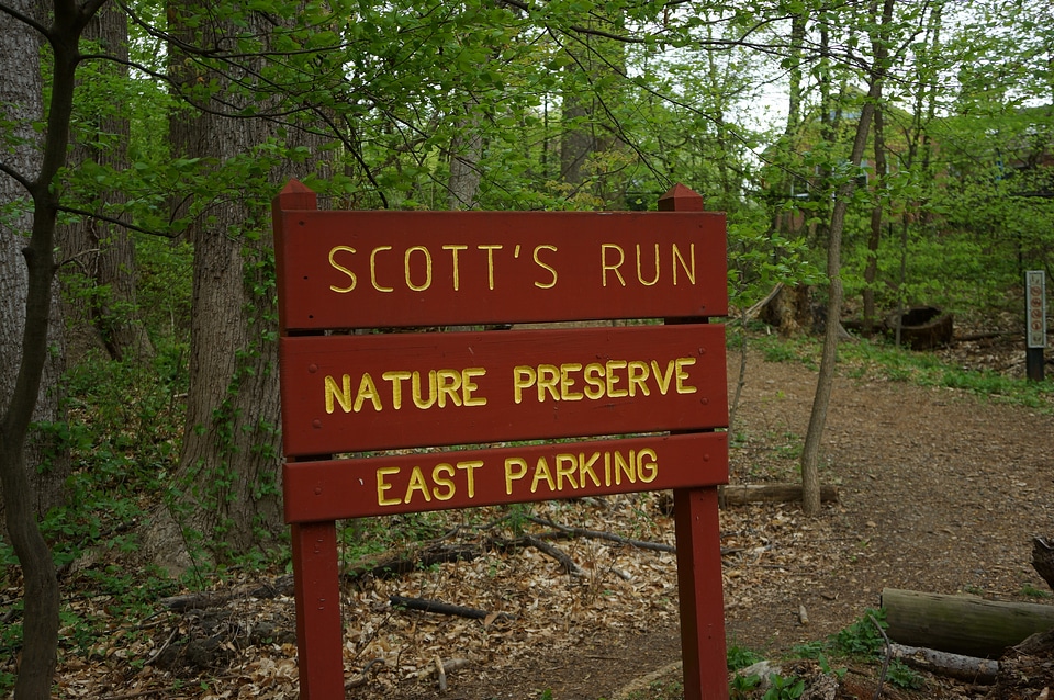 Scott's Run Nature Preserve Parking