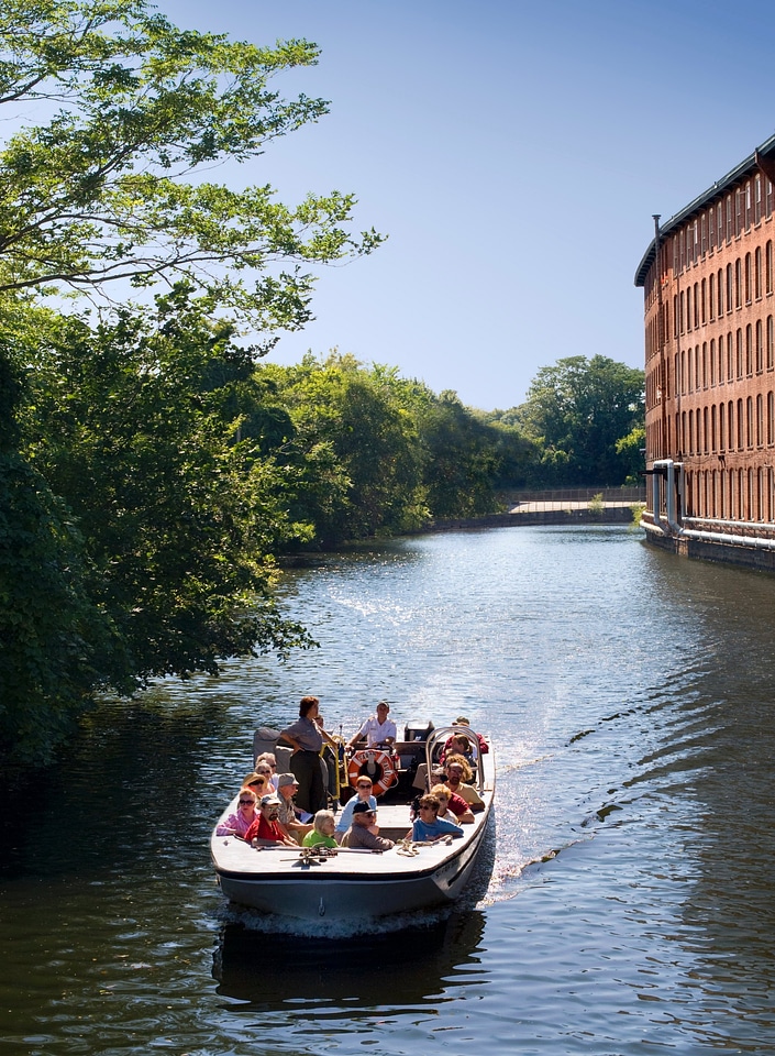 Park Tour Boat Headed To Swamp Locks