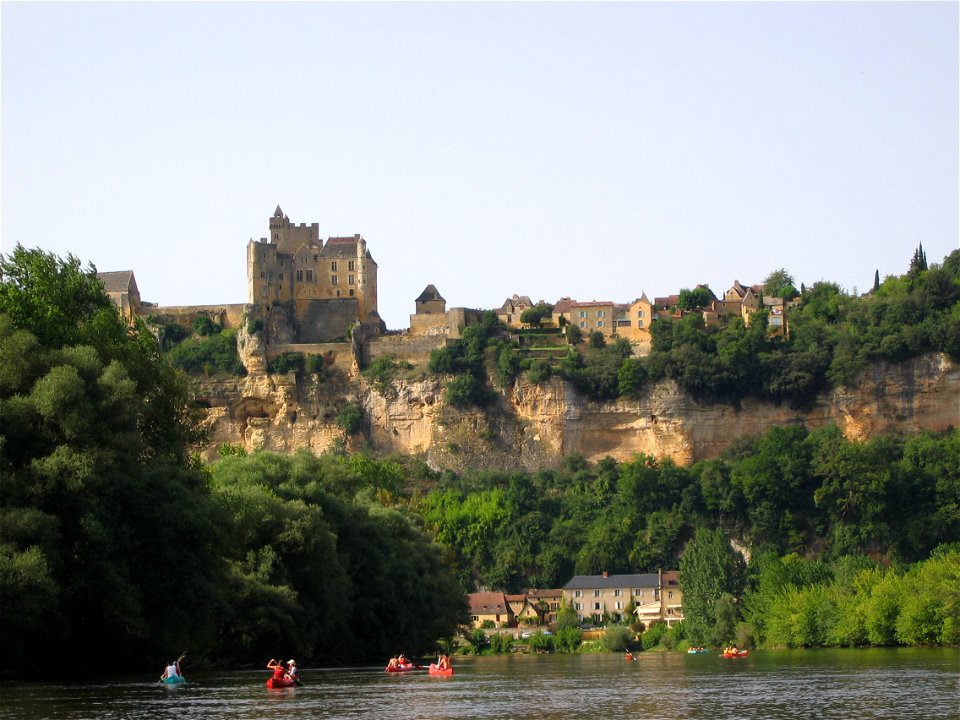 chateau sur la dordogne
