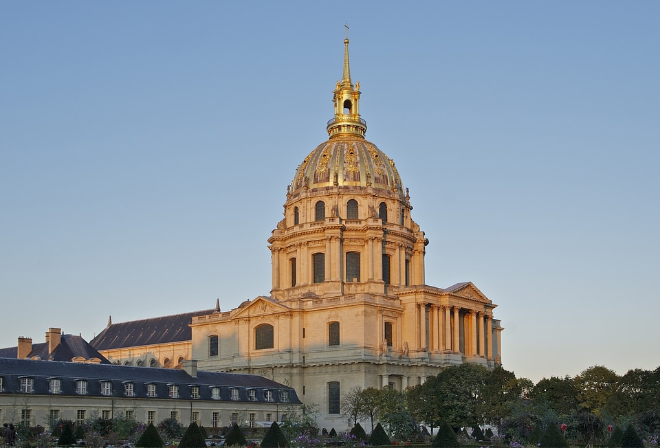 Sunset over the cathedral Saint-Louis des Invalides