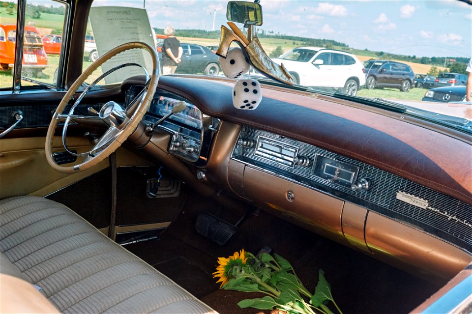 1956 Cadillac Series 62 Sedan de Ville (4)