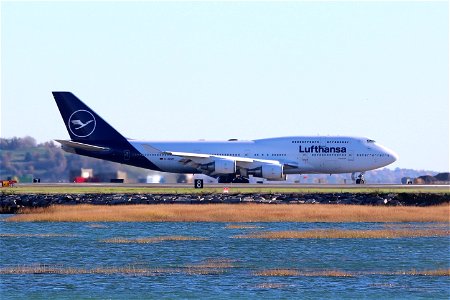 Lufthansa 747-400 arriving at BOS photo