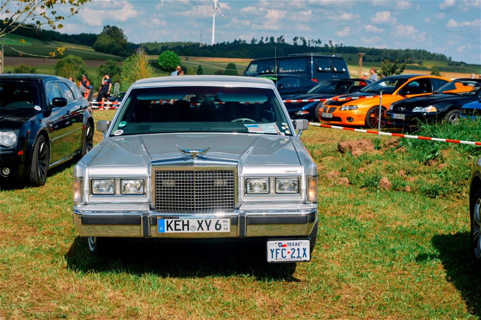 1981 Lincoln Town Car (1)