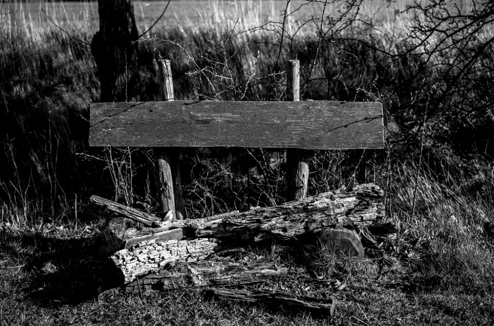 seat for hikers is broken