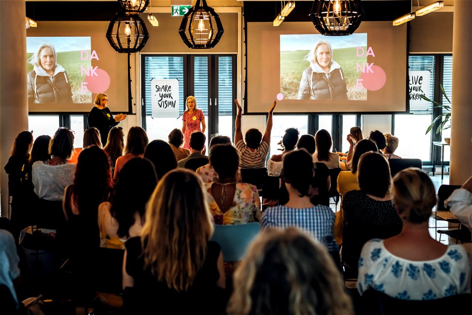 Women's Hub Day 1-300