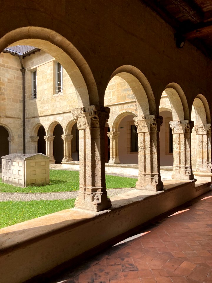 Cloister and Courtyard of the Misericorde, Bordeaux