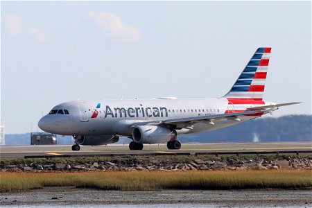 American A319-100 departing BOS