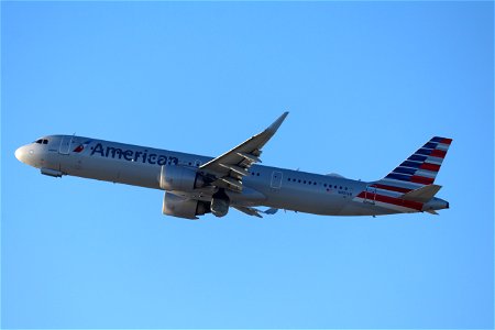 American Airlines A321-200neo departing LAX