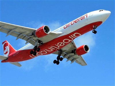 Air Berlin A330-200 arriving at LAX