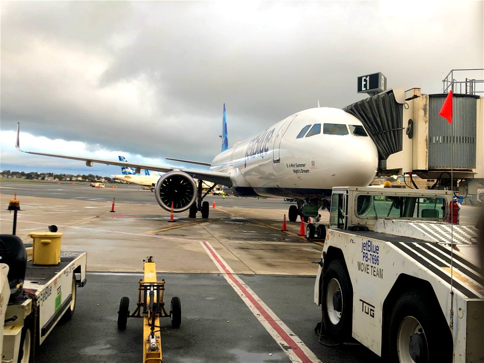 JetBlue A321-200neo at BOS