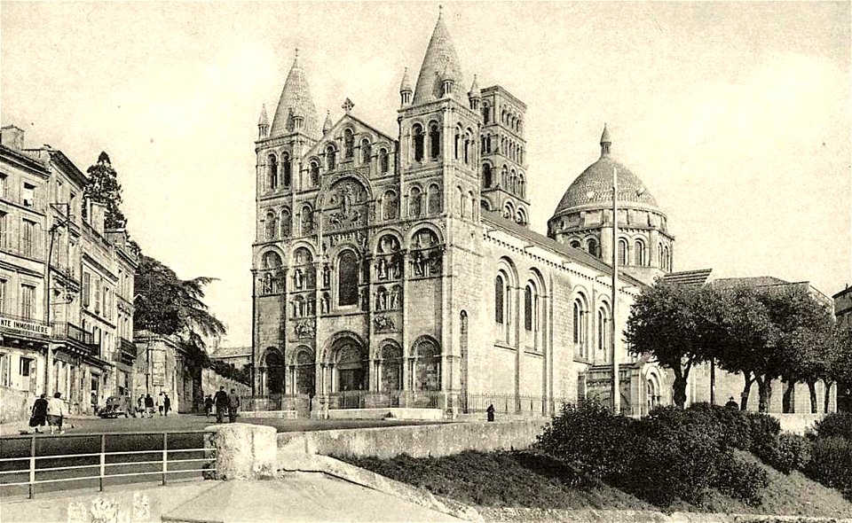 Angoulême.Cathédrale Saint-Pierre