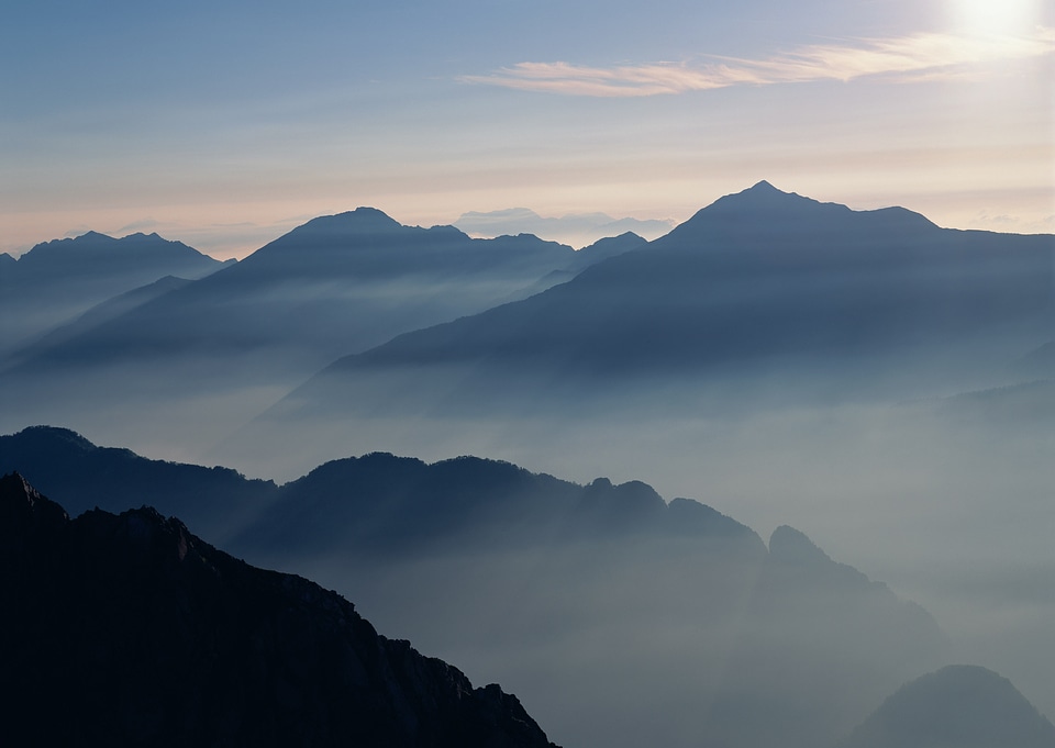 fog and cloud mountain valley landscape