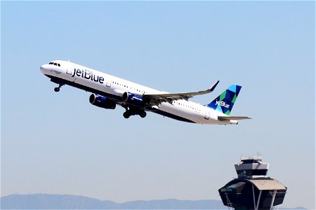 JetBlue A321-200 departing LAX