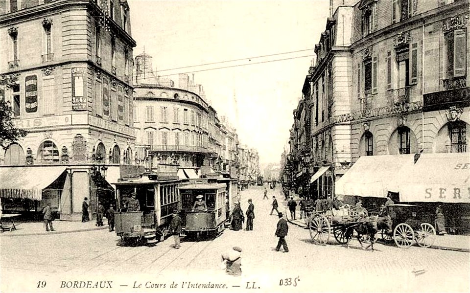 Bordeaux.Cours de l'Intendance et tramway