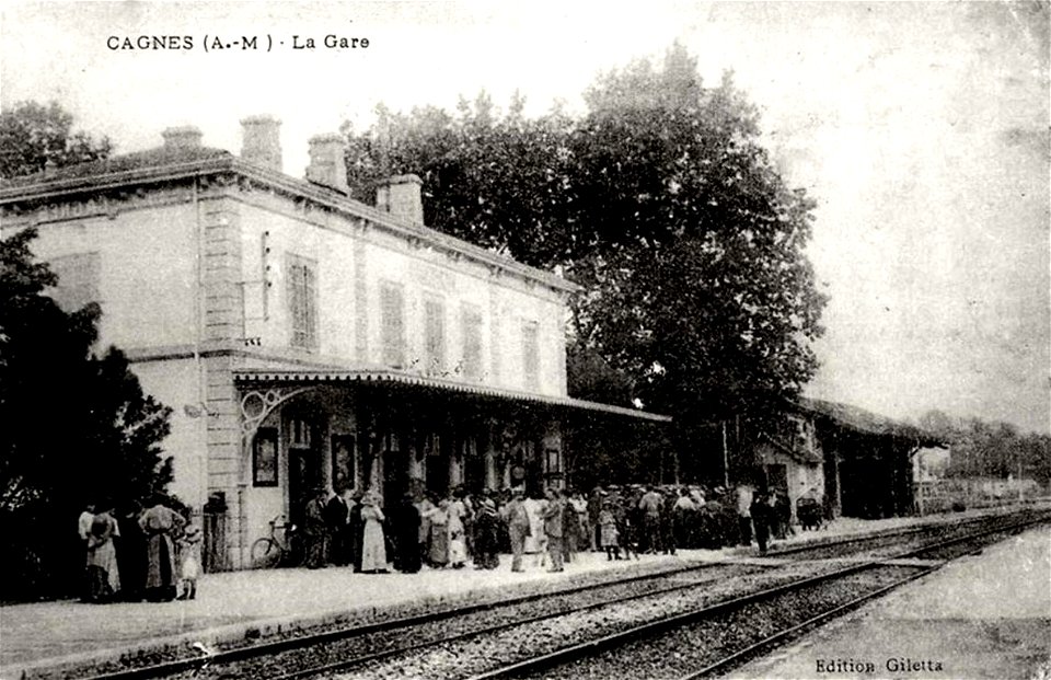 Cagnes-sur-Mer.La gare et les quais